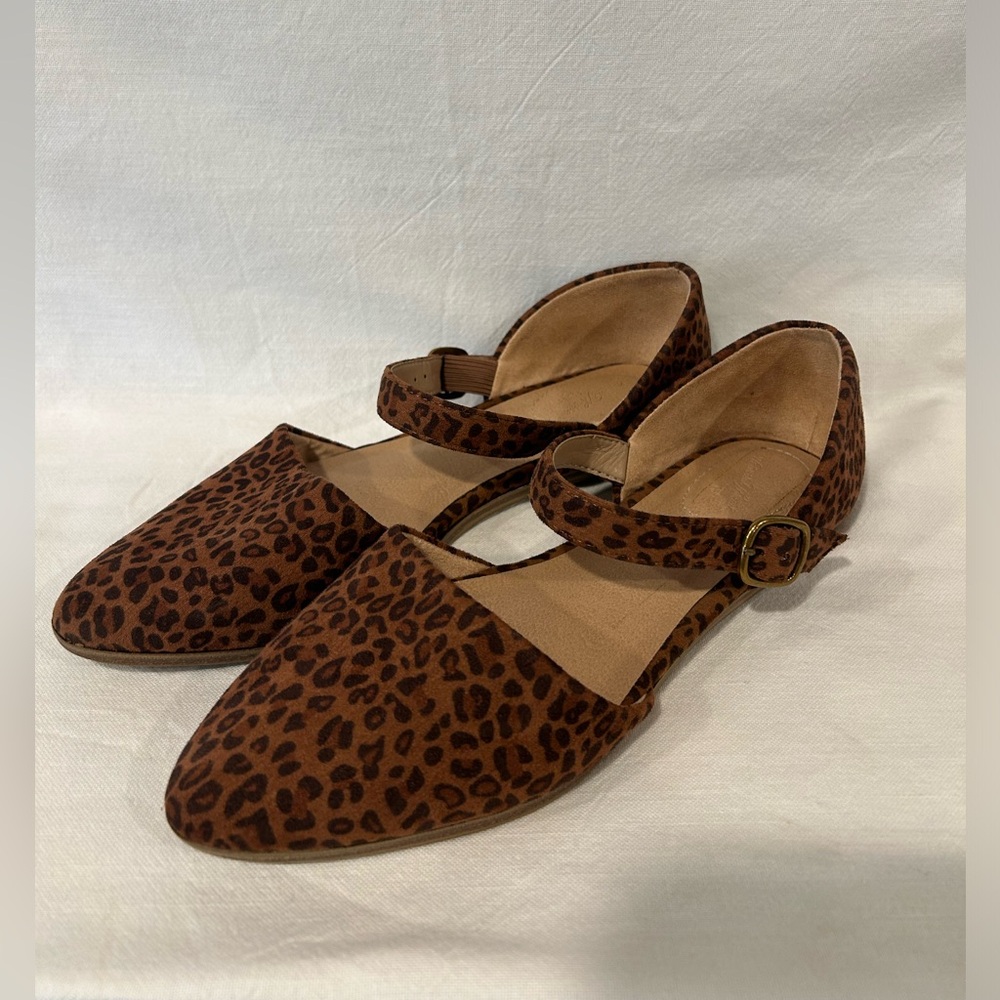 Universal Thread Brown Leopard Print Mary Jane Flats with Buckle